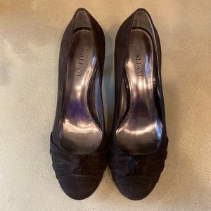 Alfani dressy high heels, brown suede NEW! Never worn, no box.